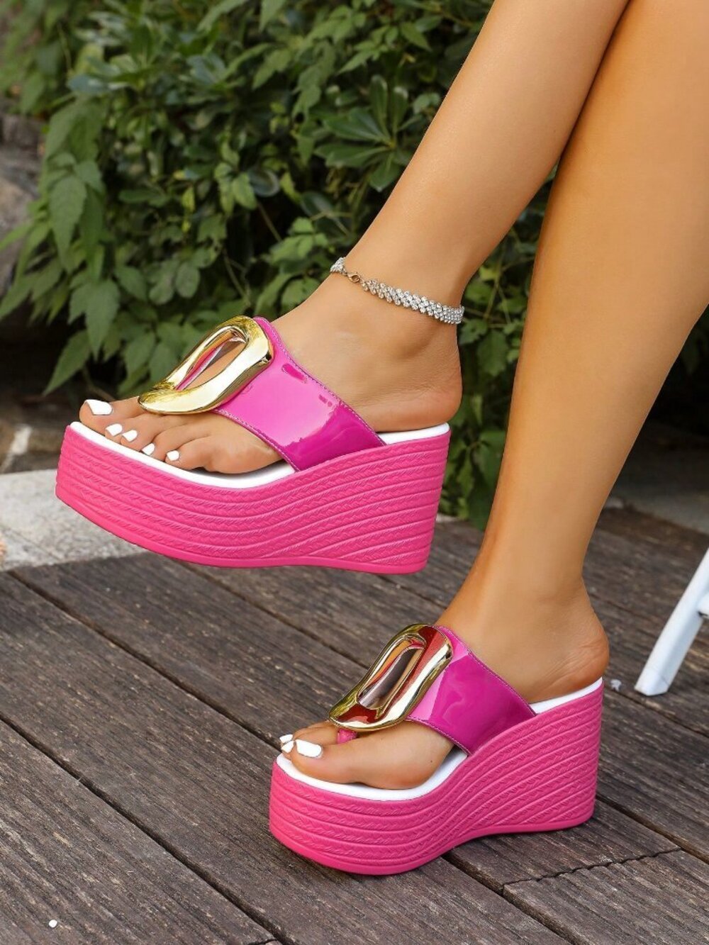 Hot Pink Fashionable Women's Thong Platform Sandals - Picture 4 of 9